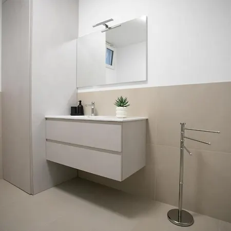 Mac Apartman *