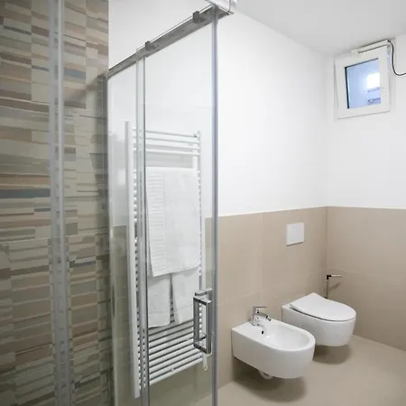 Mac Apartman *